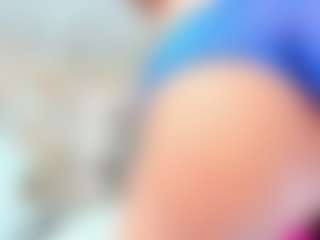 Live cam show with Karla - Bedroom Black on Camming Site