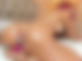 Karla MILF webcam performer live streaming
