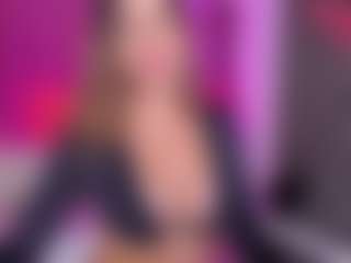 Live cam show with Leah Grey - Wet on sexylive.show