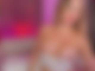 Live cam show with Leah Grey - Bedroom on Camsoda
