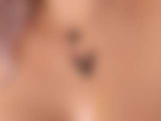 Live cam show with Leah Grey - Big Ass Teen (18+) on TeamSkeetLive