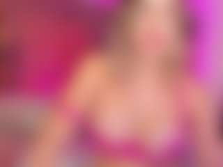 Live cam show with Leah Grey - Cowgirl on StripNow