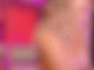 Live cam show with Leah Grey - Fingers on Camsoda