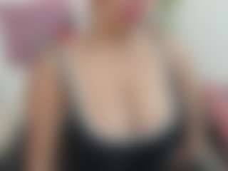 Live cam show with lizzie-williams - Bikini on Camsoda