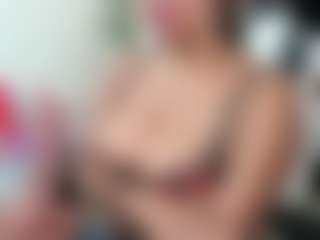 Live cam show with lizzie-williams - Bikini on LiveSexCams6