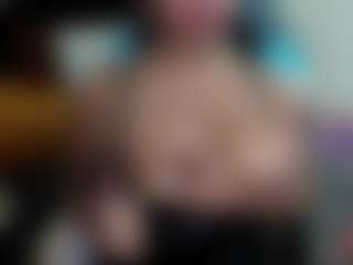 Live cam show with lizzie-williams - Camel Toe on Camsoda