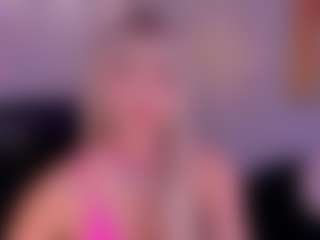 Live cam show with PaulinaSantos - Living Room on UwU Esports