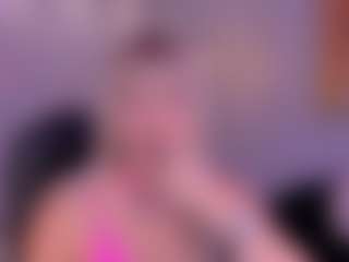 Live cam show with PaulinaSantos - Living Room on Latina Girls