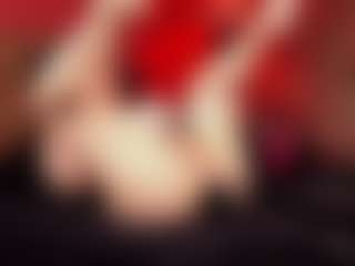 Live cam show with JenniferStarTS - Mature on madthumbs