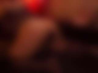 Live-Cam-Show mit JenniferStarTS - Mature auf Camsoda