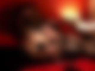 Live cam show with JenniferStarTS - Tease on milfzrlive.com