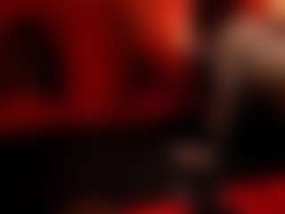 Live cam show with JenniferStarTS - Tease on Latina Girls
