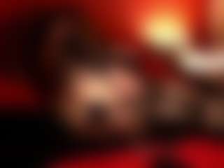 Live cam show with JenniferStarTS - Brown Eyes on Milf Play