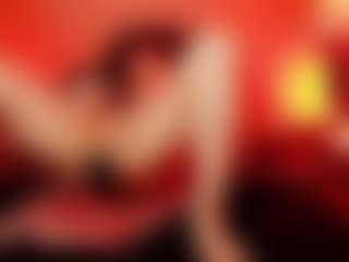 Live cam show with JenniferStarTS - Brown Eyes on Camsoda