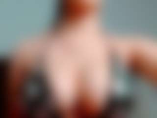 Live cam show with kittyeyess - Ebony on TeamSkeetLive