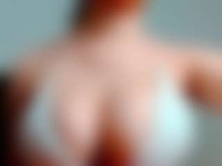 Live cam show with kittyeyess - Ebony on CamwithHer