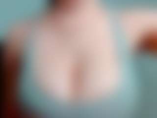 Live cam show with kittyeyess - Petite on boobsie.com