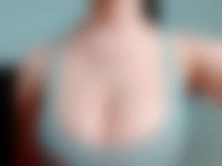 Live cam show with kittyeyess - Blowjob on friskycurves.com