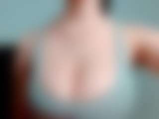 Live cam show with kittyeyess - Dildo Or Vibrator on LiveSexCams6