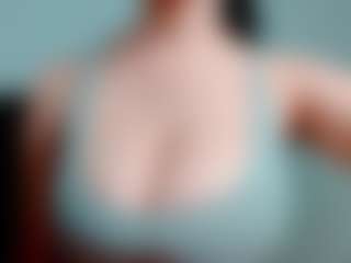 Live cam show with kittyeyess - Ebony Shaved Pussy on 1on1-livenow | colombia