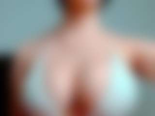kittyeyess's Live Sex Cam Show