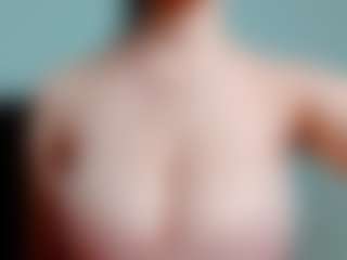 Live cam show with kittyeyess - Bikini on madthumbs
