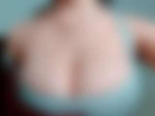 Live cam show with kittyeyess - Tittyfuck on Uber Horny