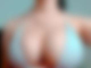 Live cam show with kittyeyess - Athletic on Instabang