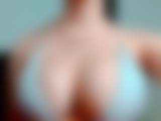 Live cam show with kittyeyess - Athletic Brown Eyes on SpunkLive