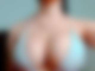 Live cam show with kittyeyess - Petite on Pornisteam.com