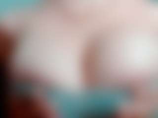 Live cam show with kittyeyess - Solo on AdultVida.com