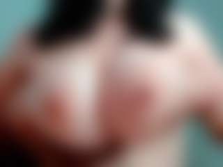 Kittyeyess's Live Sex Cam Show