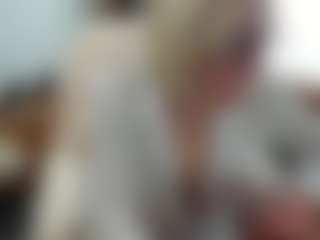 Live cam show with Victoria68xx - Living Room on Fling VIP Chat