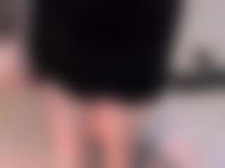 Live cam show with Nadia-saadiK1 - Striptease on TeamSkeetLive