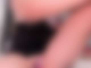 Live cam show with Nadia-saadiK1 - Fuck Machine on Latina Girls