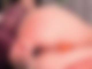 Live cam show with Nadia-saadiK1 - Striptease MILF on Soda Cam