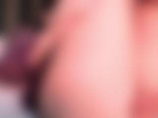 Live cam show with Nadia-saadiK1 - Oil on Camsoda