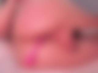 Live cam show with Nadia-saadiK1 - Oil on livesuperchat.net