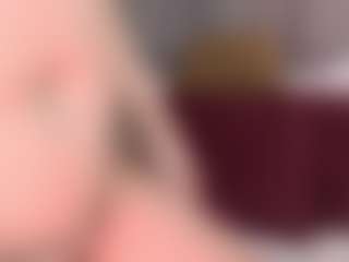 Live cam show with Nadia-saadiK1 - Squirt MILF on Uber Horny