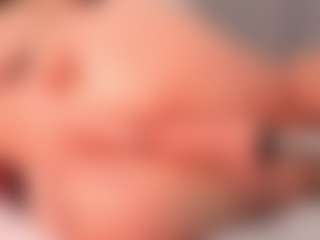 Live cam show with Nadia-saadiK1 - Facial on Camsoda