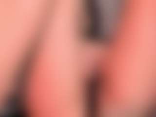 Live cam show with Nadia-saadiK1 - Striptease on Camsoda