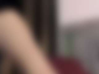 Live cam show with Nadia-saadiK1 - Facial on Camsoda