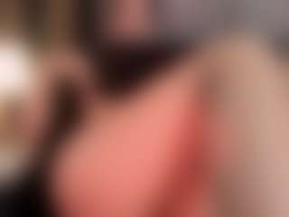Live cam show with Nadia-saadiK1 - Facial on Camsoda