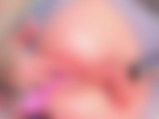 Live cam show with Nadia-saadiK1 - Oil on Camsoda