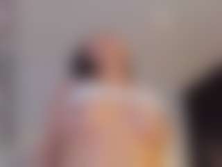 Live cam show with Sofii-James - Brown Hair Teen (18+) on Uber Horny