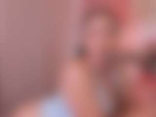 Live cam show with Sofii-James - Brown Hair Petite on Gym Cam Girls