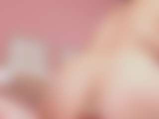 Live cam show with Sofii-James - Small Tits on xDating