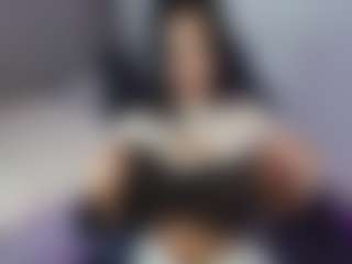 Live cam show with Hanna-1sweet - Bedroom on Camming Site