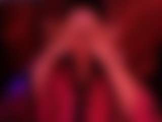 Live cam show with BriannaBrave - Black HD on Camsoda