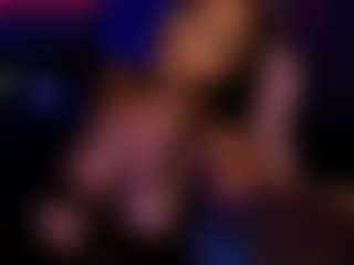 Live cam show with BriannaBrave - Kisses on Dare Cams